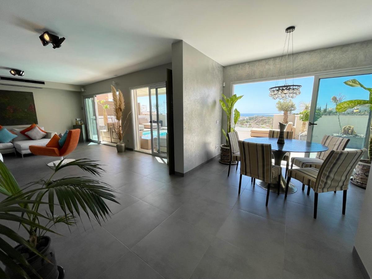Luxury Villa Morelli With Seaview & Heated Pool マスパロマス エクステリア 写真